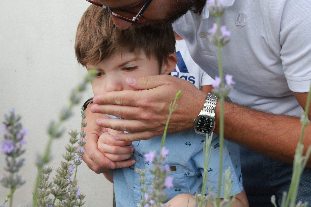 bambino beneficiario del progetto Charge