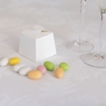 scatolina bianca porta confetti