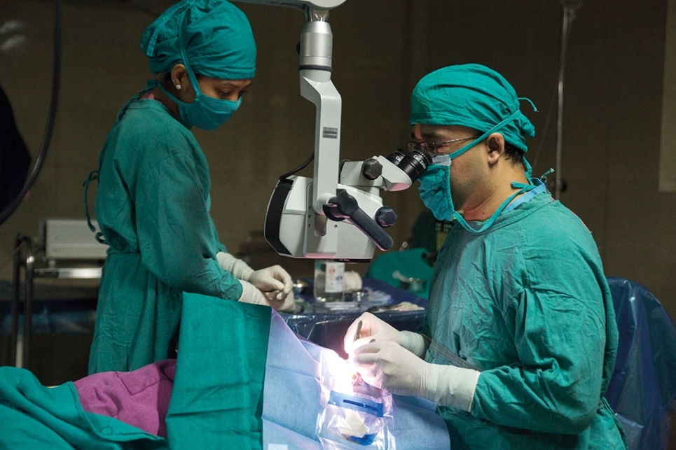 medici in sala operatoria