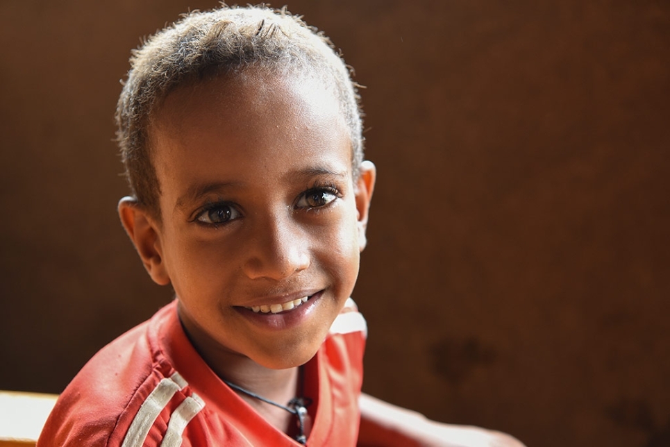 bambino sorrdente post operazione