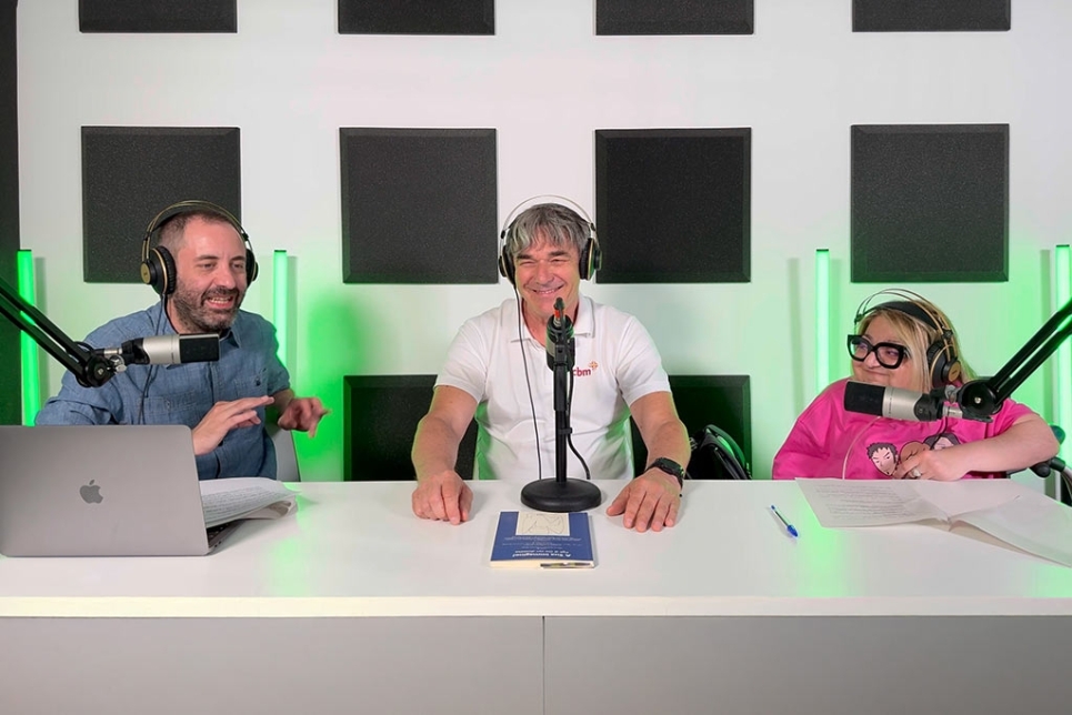 jacopo cirillo, massimo maggio e marina cuollo dialogano del podcast criptonite