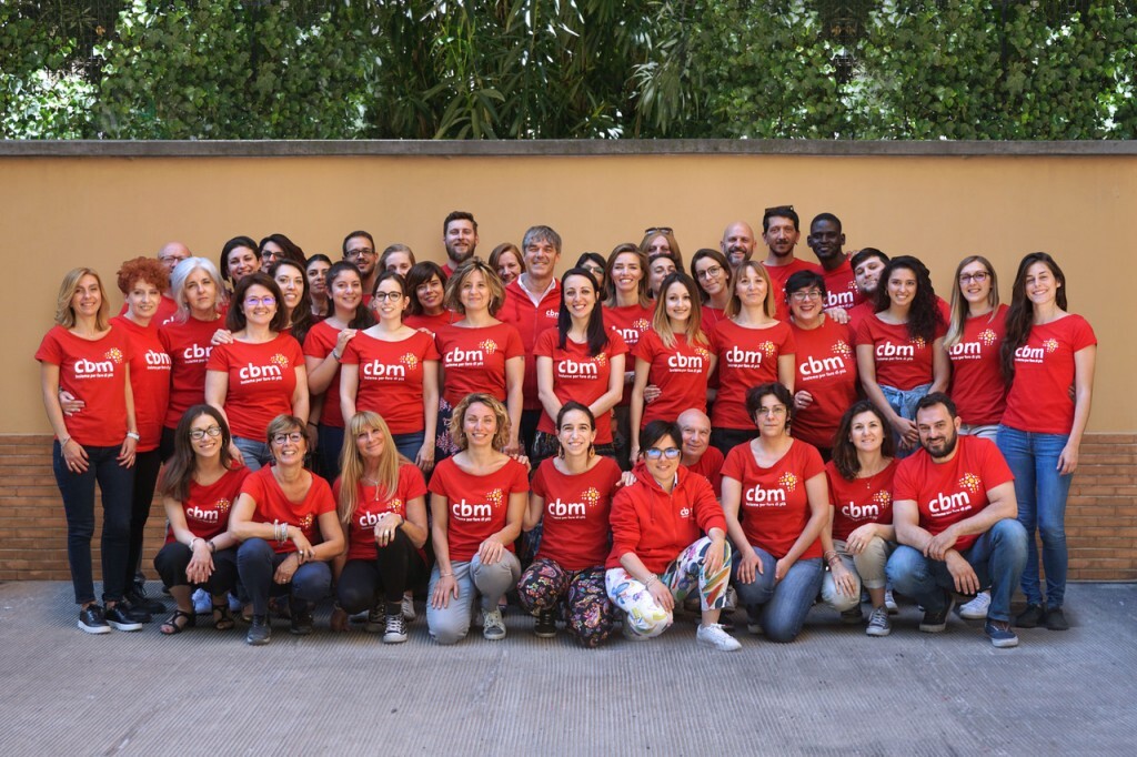 foto di gruppo dello staff di CBM Italia